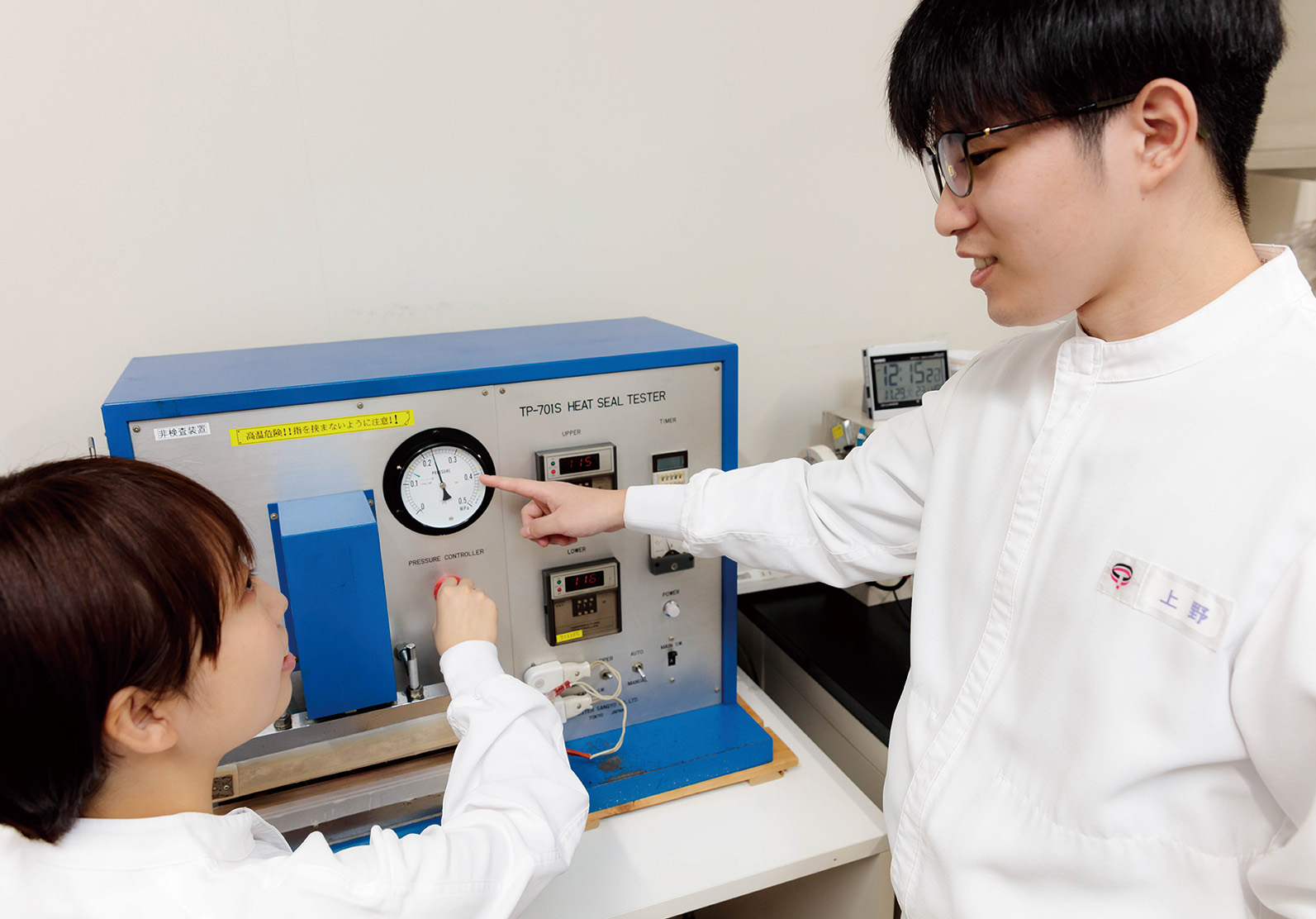 壁に少しずつ傷をつけて、穴を開け、崩していくのが私たち開発の仕事
